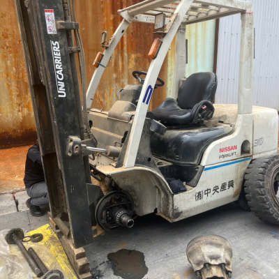 Xe nâng điện không sạc được bình – Kiểm tra bộ sạc, ắc quy và hệ thống điện | Xe Nâng Minh Khôi