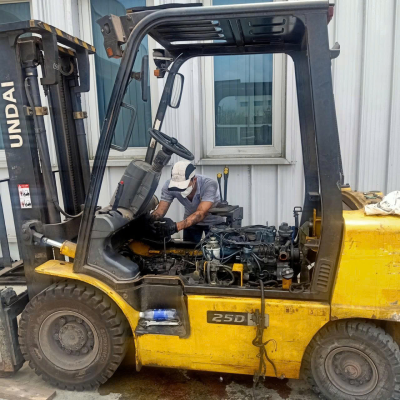 Tại sao nên chọn xe nâng Nhật Bản cũ – Ưu điểm và độ bền vượt trội