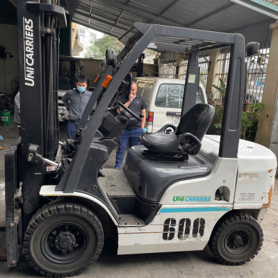 Mua xe nâng điện hay xe nâng dầu? Phân tích theo từng nhu cầu sử dụng | Xe Nâng Minh Khôi