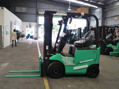 Xe nâng điện ngồi lái 1,5 tấn Mitsubishi – Giải pháp vận hành bền bỉ cho kho xưởng | Xe Nâng Minh Khôi