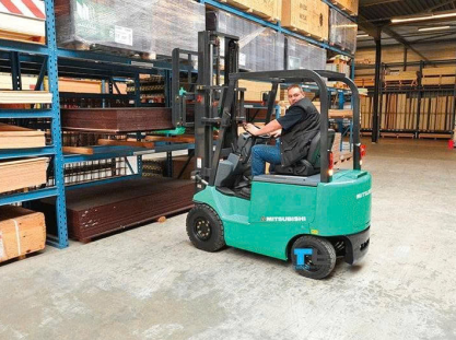 Xe nâng điện ngồi lái 3 tấn Mitsubishi | Xe Nâng Minh Khôi