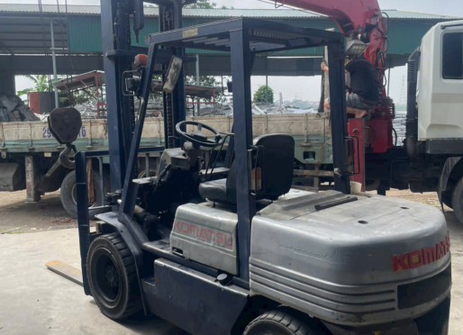 Doanh nghiệp nên chọn xe nâng Nhật Bãi nhập khẩu hay xe lắp ráp trong nước? Xe Nâng Minh Khôi