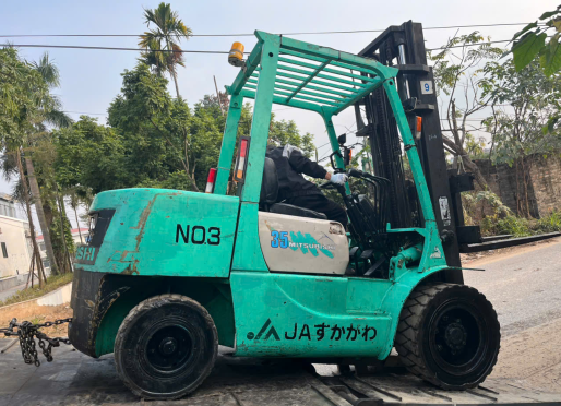Giải pháp thuê xe nâng Nhật cho kho hàng tại Long Biên | Xe Nâng Minh Khôi