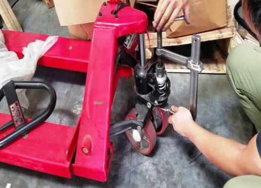 Sửa Chữa Xe Nâng Điện: Dịch Vụ Quan Trọng Giúp Hiệu Suất Hoạt Động Cao