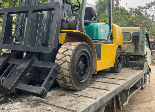 Cách sạc pin xe nâng điện đúng cách để tăng tuổi thọ | Xe Nâng Minh Khôi