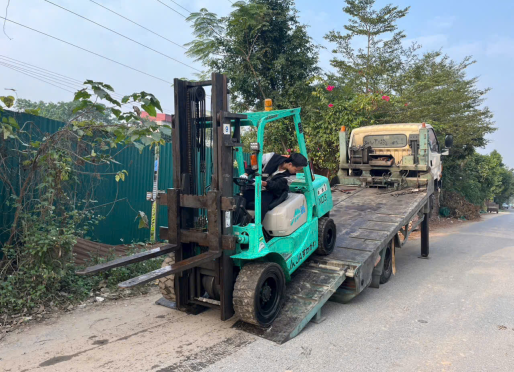 Xe nâng bị kẹt càng, không hạ xuống – Cách khắc phục an toàn | Xe Nâng Minh Khôi