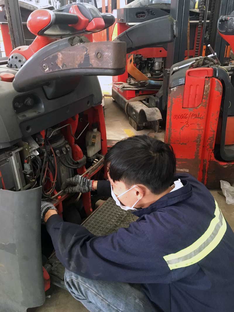 Sửa chữa xe nâng ở Nam Từ Liêm – Xe Nâng Minh Khôi chuyên nghiệp