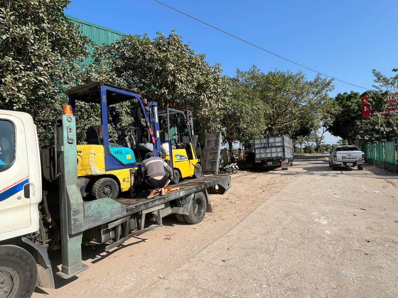 Địa chỉ cung cấp xe nâng Nhật Bãi cho doanh nghiệp khu vực Hà Đông với nhiều mẫu xe chất lượng, sẵn kho, giá cạnh tranh. Xe Nâng Minh Khôi hỗ trợ tư vấn, giao nhanh, bảo hành uy tín và thu đổi xe cũ.