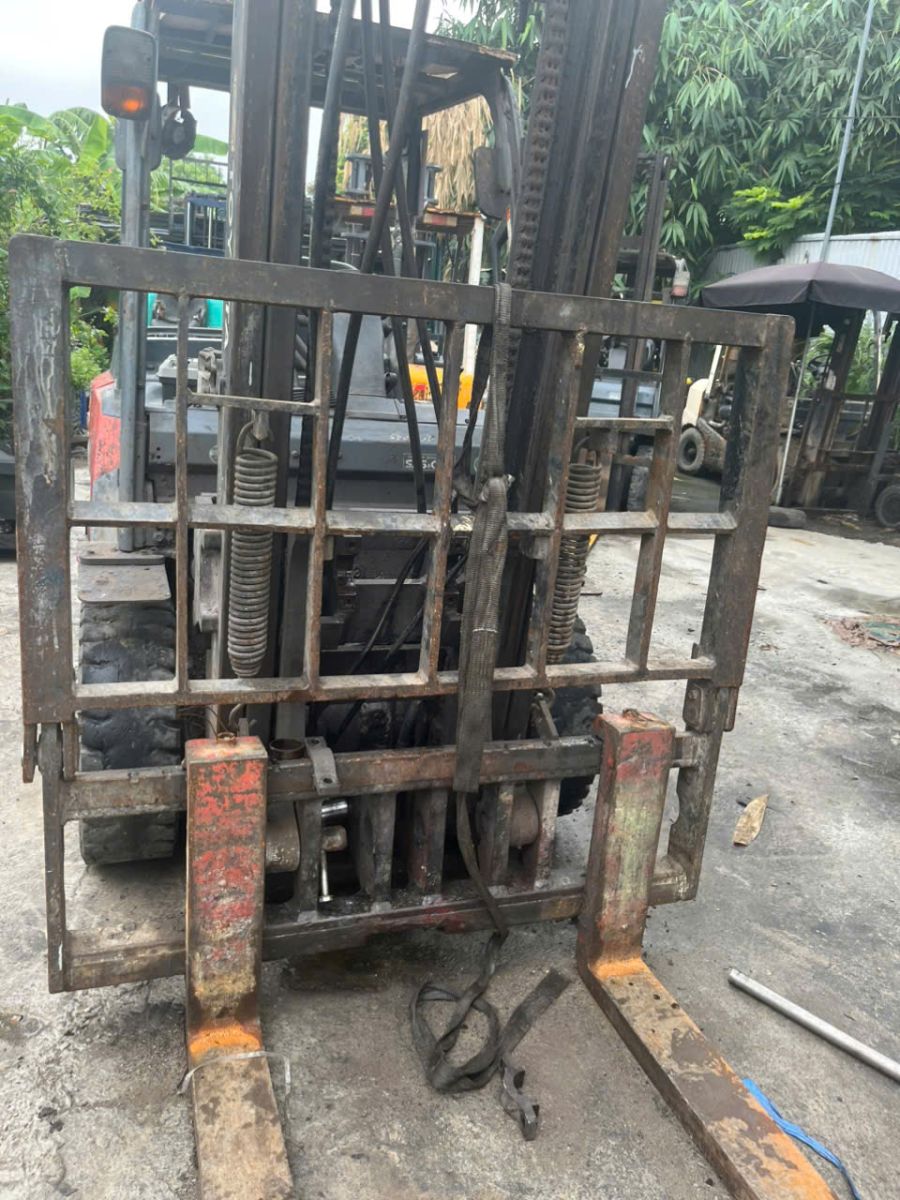 Thu mua xe nâng Nhật Bãi cho doanh nghiệp chuyển đổi sang xe nâng điện tại Hà Nội
