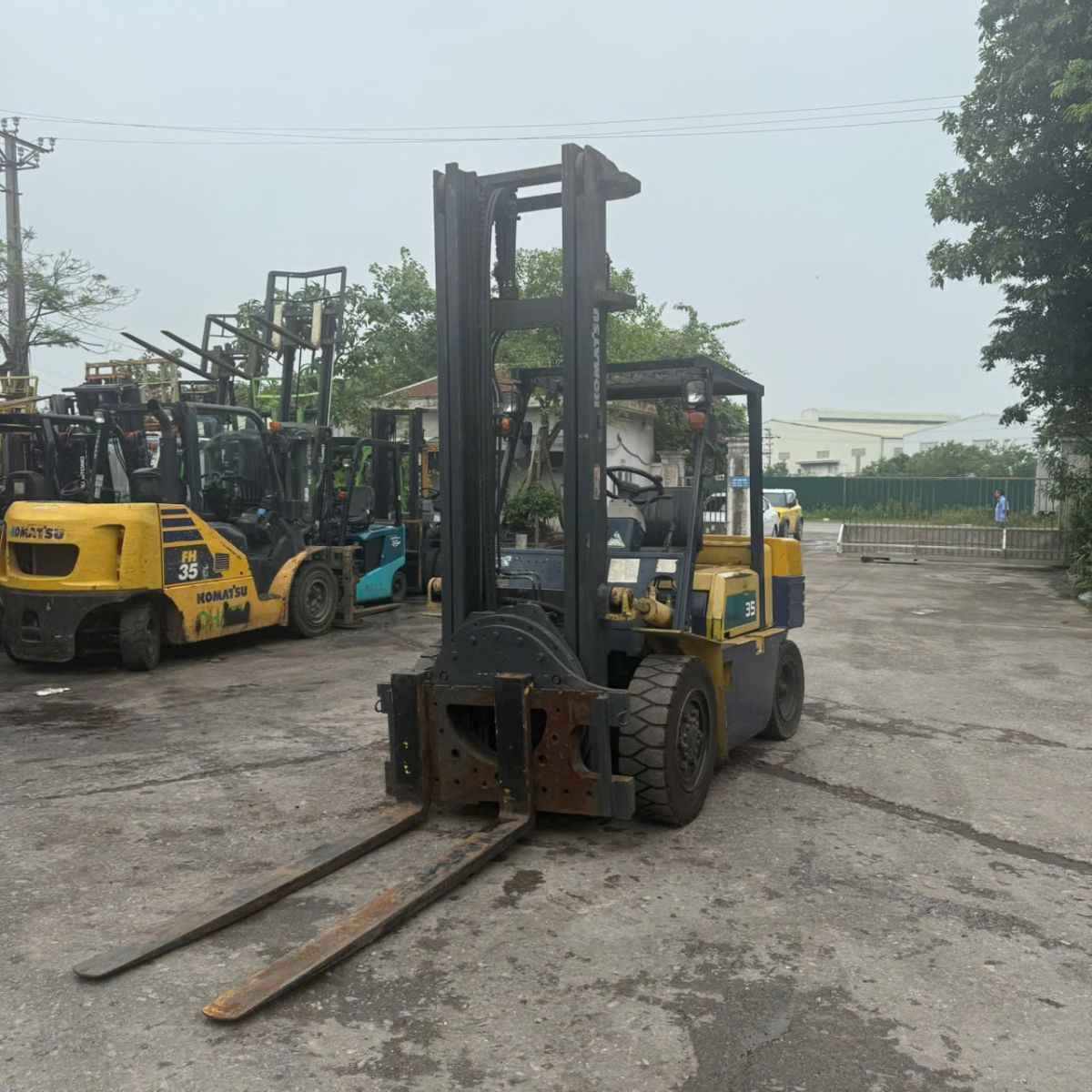 Sửa xe nâng tay tại Hà Nội – Dịch vụ tận nơi cho kho xưởng | Xe Nâng Minh Khôi