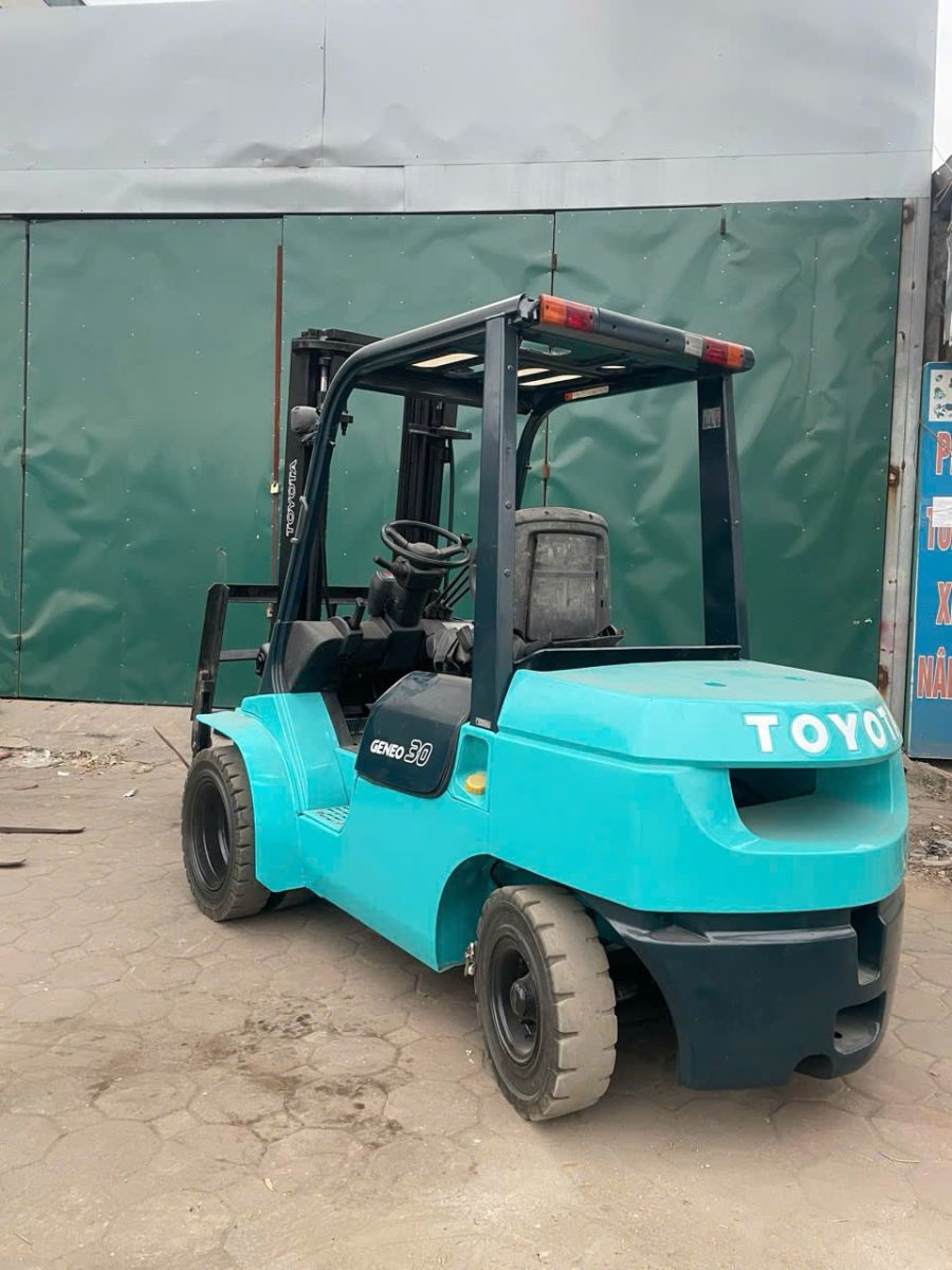 Sửa xe nâng tay tại KCN Yên Mỹ – Có kỹ thuật hỗ trợ tận nơi | Xe Nâng Minh Khôi