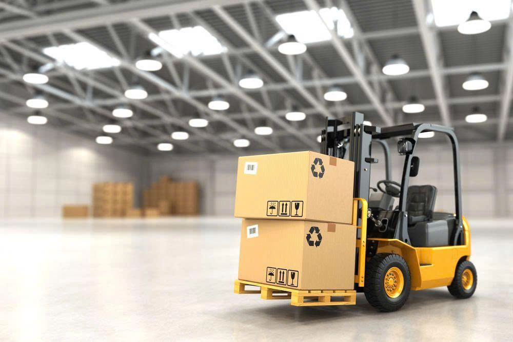 Ảnh xe nâng điện Nhật Bản trong kho