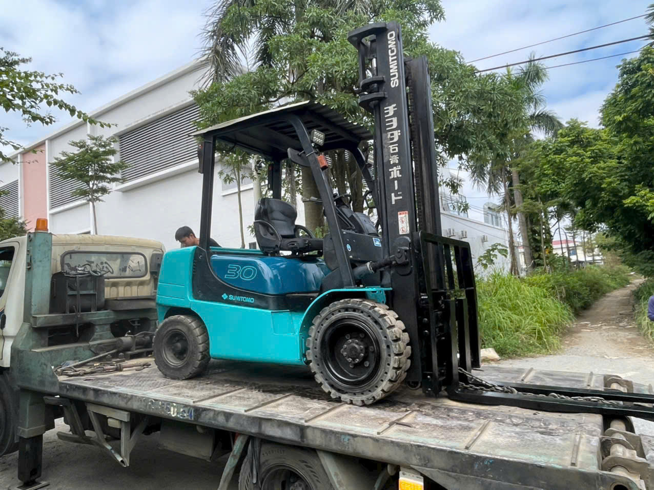 Xe nâng điện Nhật Bãi có đáng mua không? Xe Nâng Minh Khôi