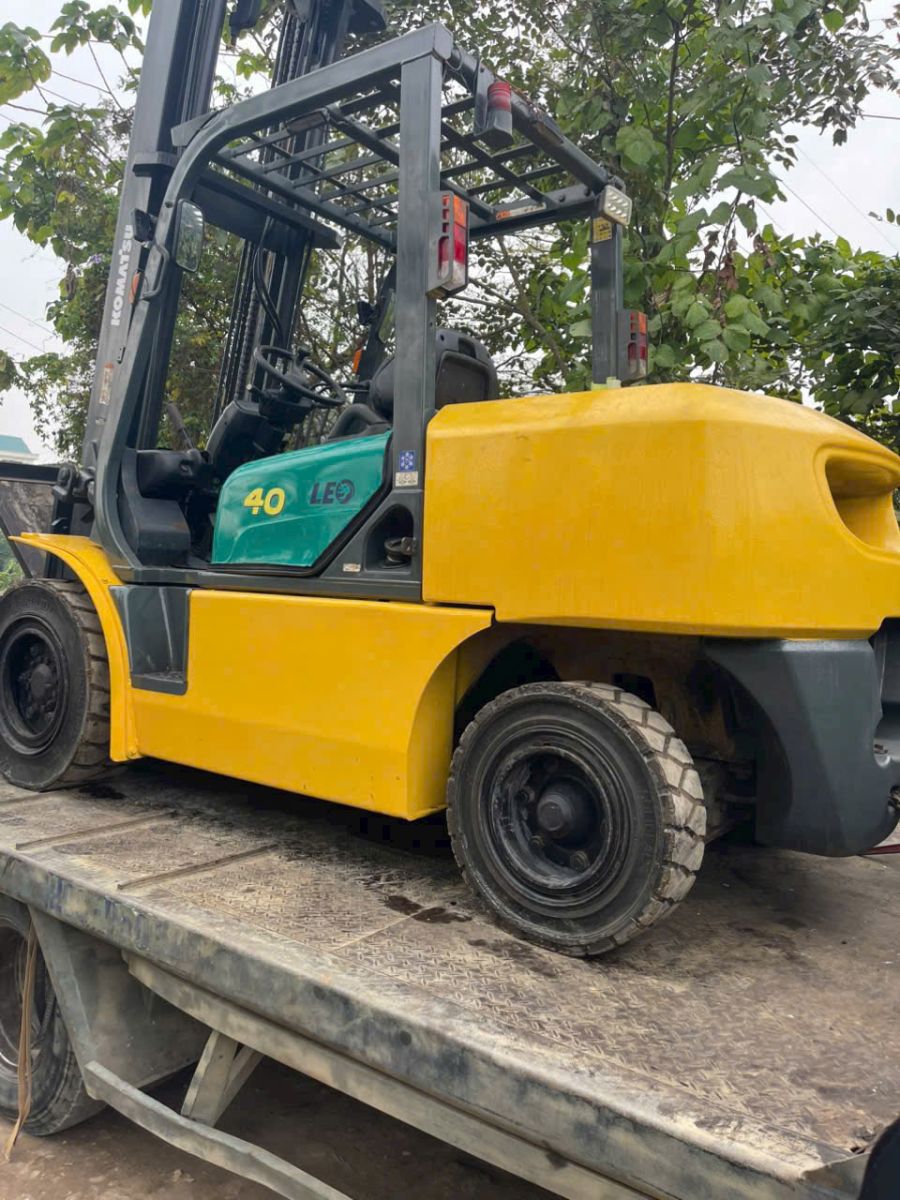 Cách sạc pin xe nâng điện đúng cách để tăng tuổi thọ | Xe Nâng Minh Khôi