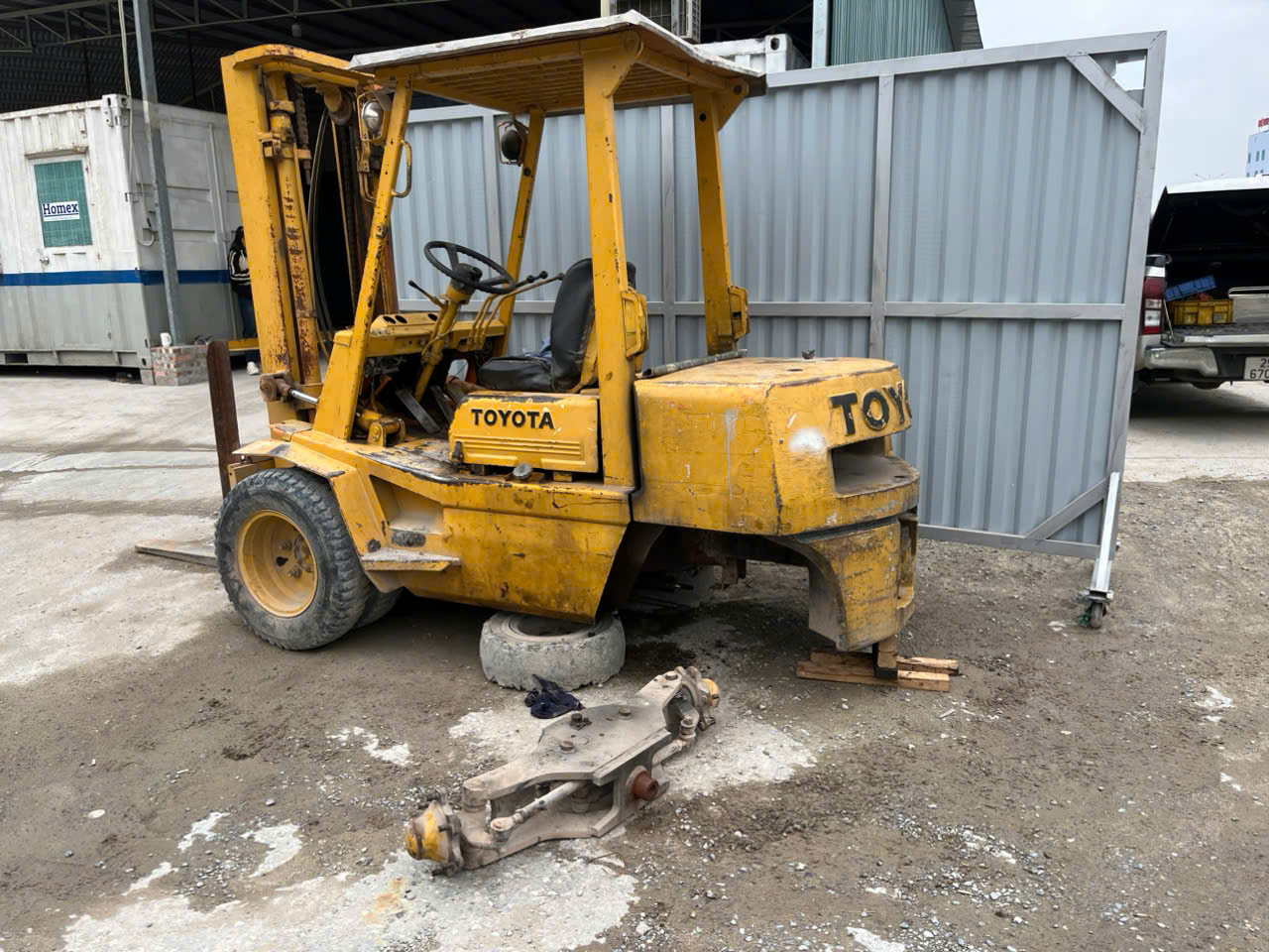 Sử dụng xe nâng Nhật Bãi cho kho chứa hàng đông lạnh – Những lưu ý
