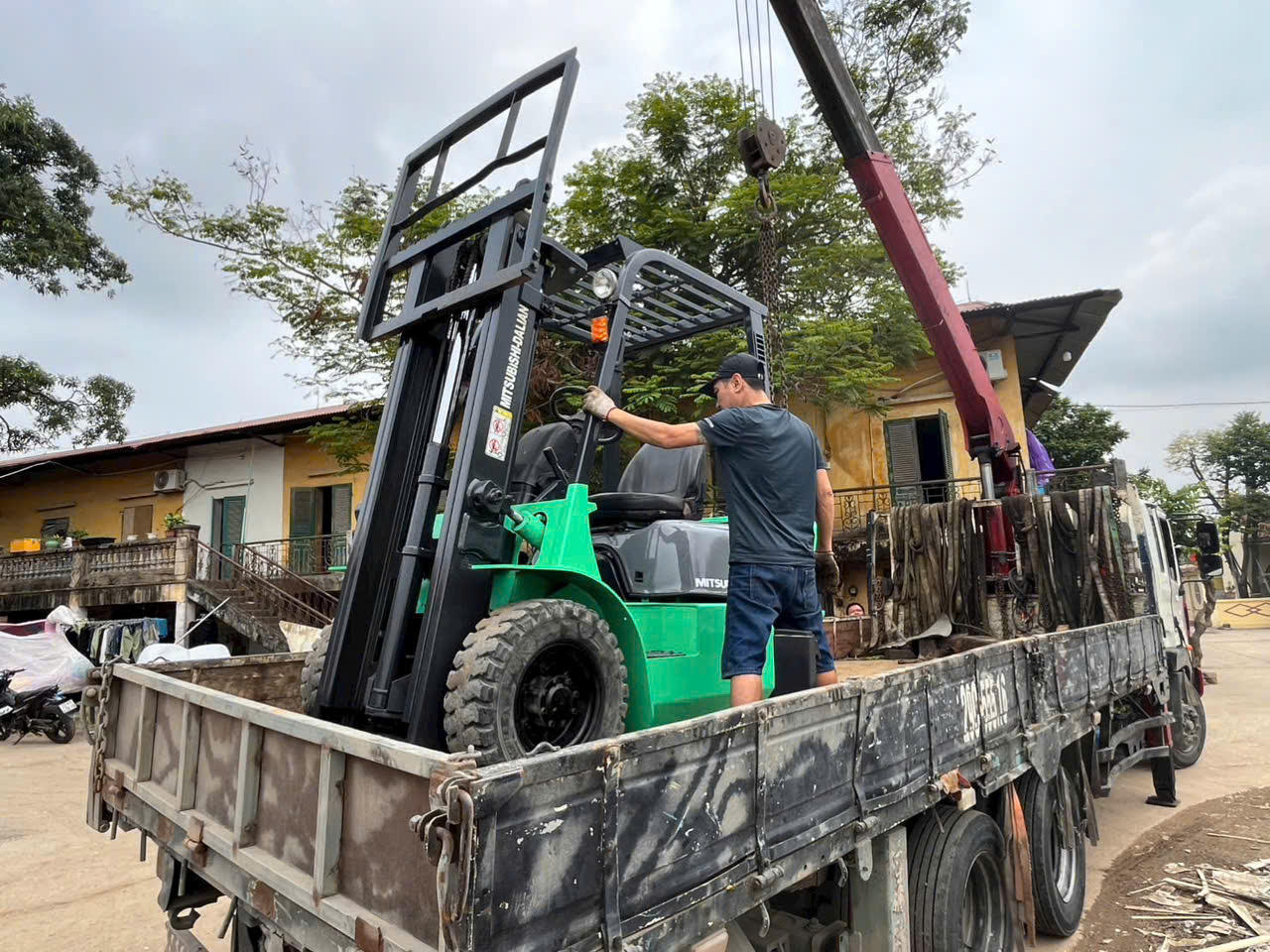 Sửa chữa xe nâng theo giờ tại Hà Nội – Giải pháp cho doanh nghiệp bận rộn