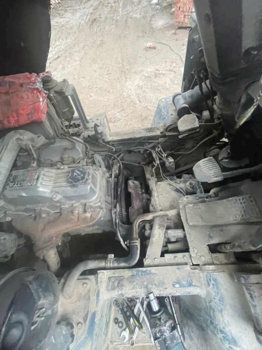 Kỹ thuật viên Xe Nâng Minh Khôi sửa xe nâng bị chết máy tại Hà Nội
