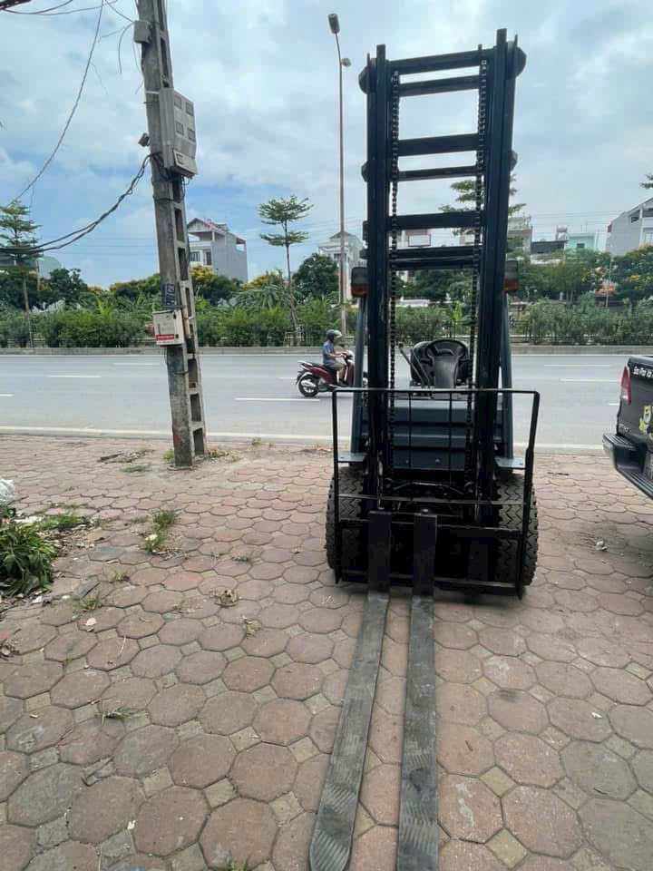 Thuê xe nâng điện tại kcn Bắc Thăng Long