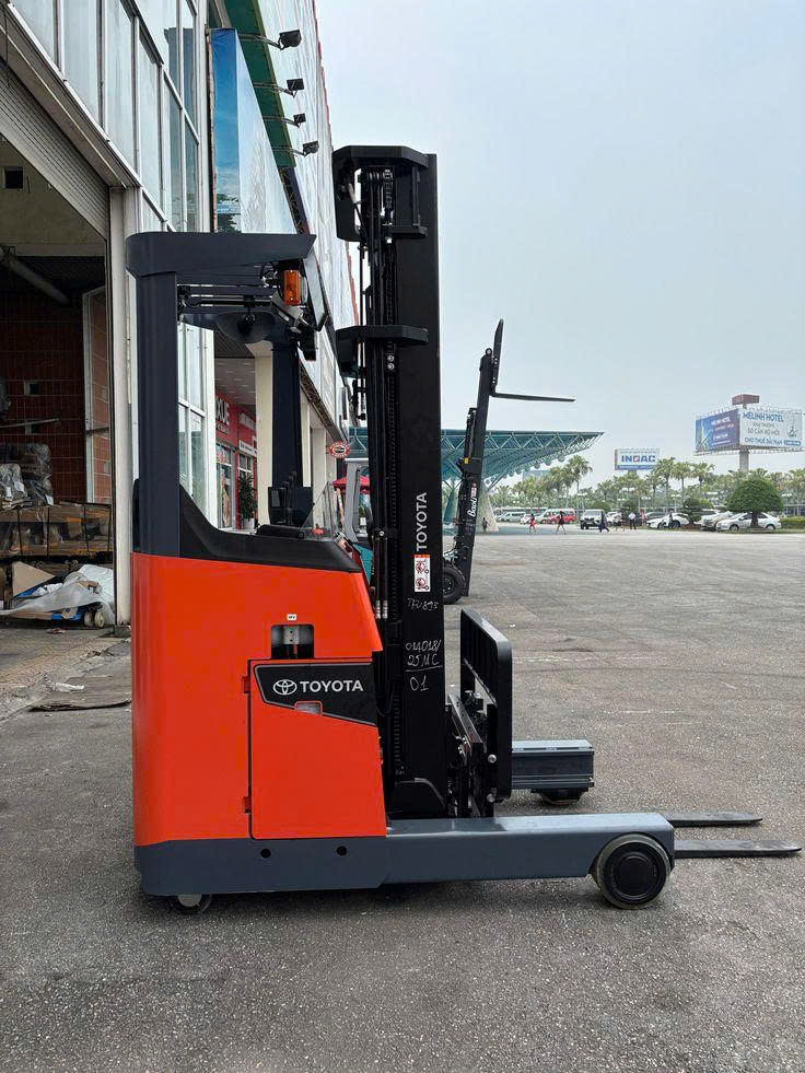 thay pin xe nâng điện Toyota tại Hà Nội
