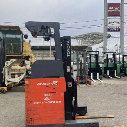 xe nâng điện đứng lái