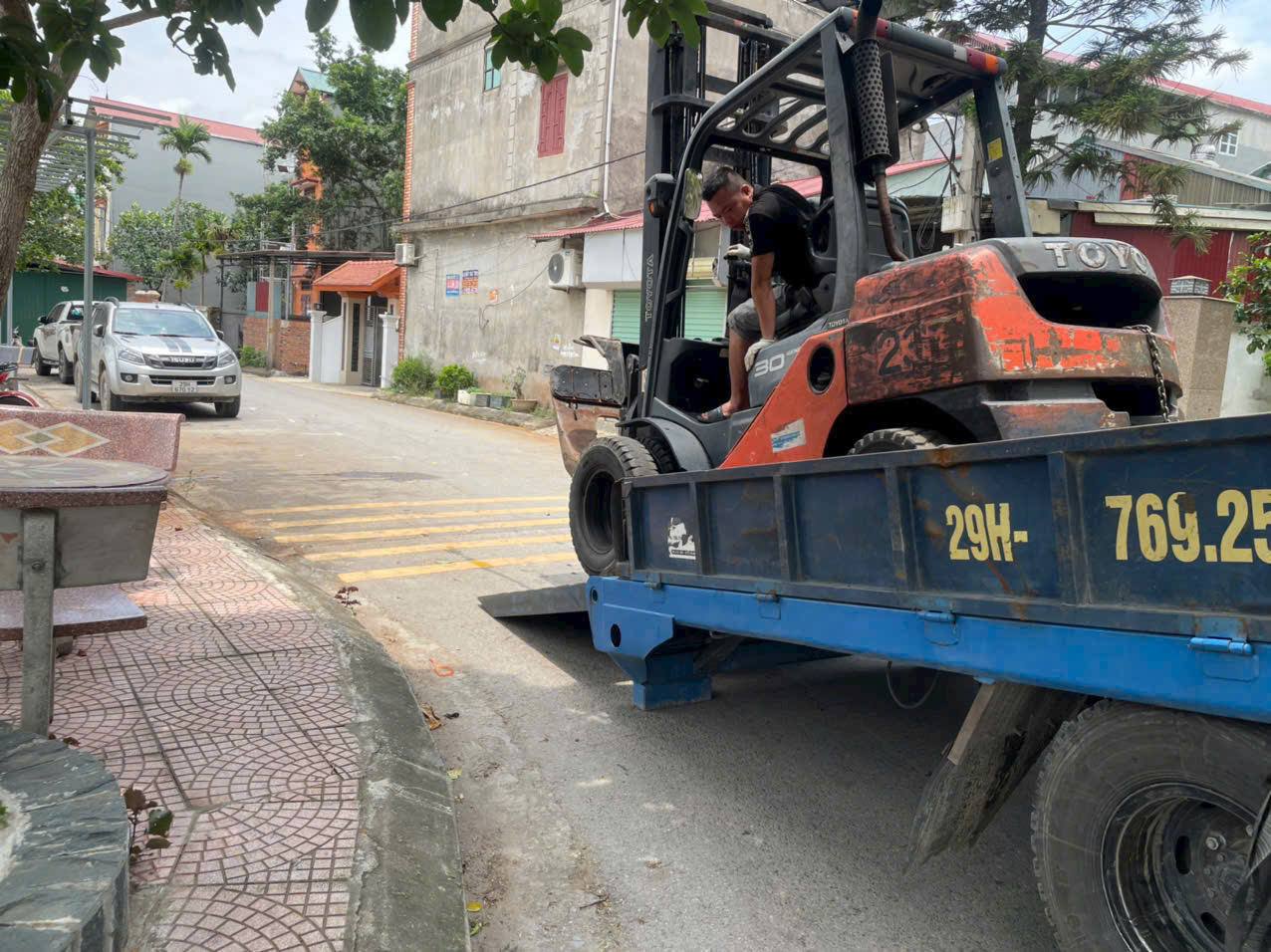 Cho thuê xe nâng điện Bắc Giang, KCN Đình Trám, Vân Trung, Hòa Phú
