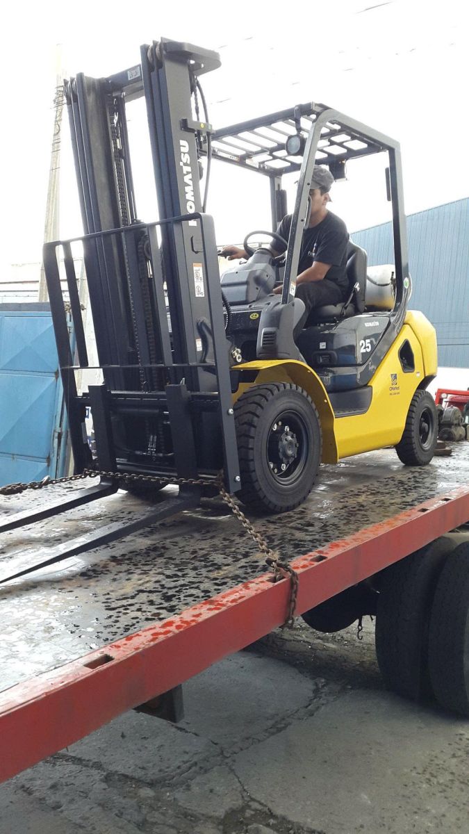 Thuê xe nâng điện Nhật Bản cho công trường