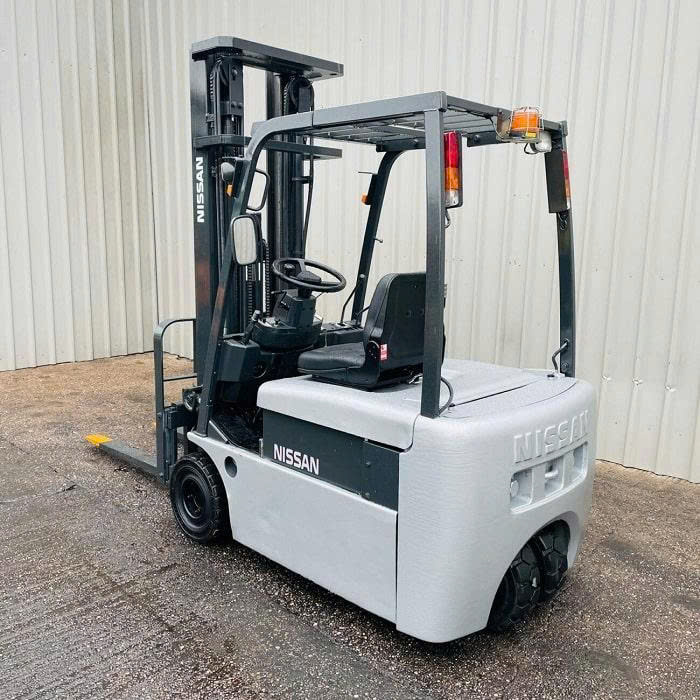 Ảnh kho xưởng sử dụng xe nâng điện