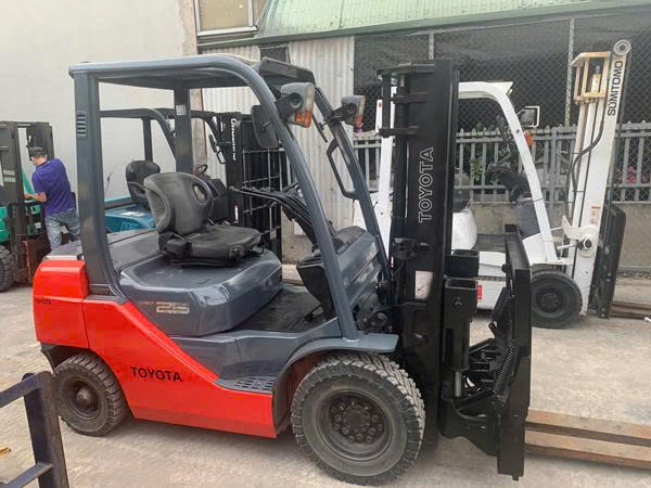 Mua bán và trao đổi xe nâng cũ tại miền Bắc – Xe Nâng Minh Khôi