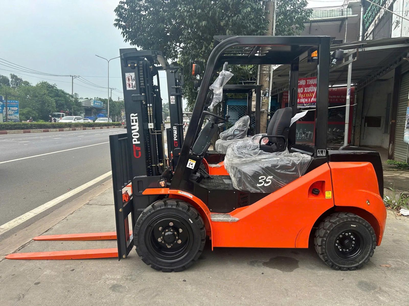 Mua bán và trao đổi xe nâng cũ tại miền Bắc – Xe Nâng Minh Khôi