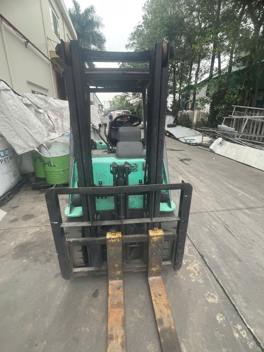 Hình ảnh kỹ thuật sửa chữa xe nâng ở Hà Nam
