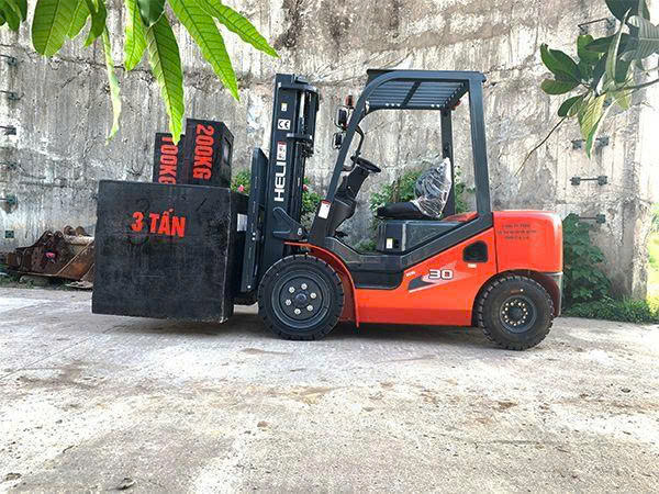 Kinh nghiệm chọn mua xe nâng phù hợp với kho xưởng của bạn | Xe Nâng Minh Khôi