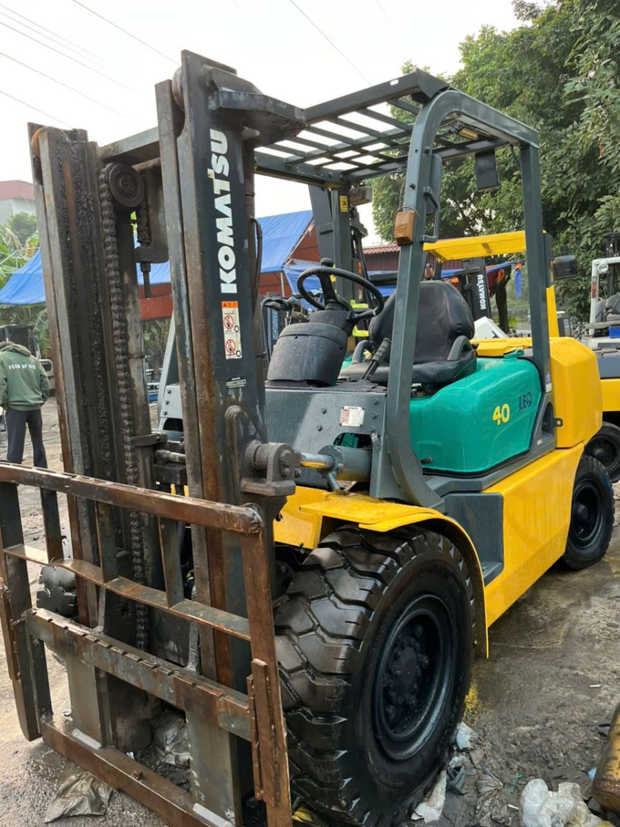Sửa chữa xe nâng tại kho xưởng