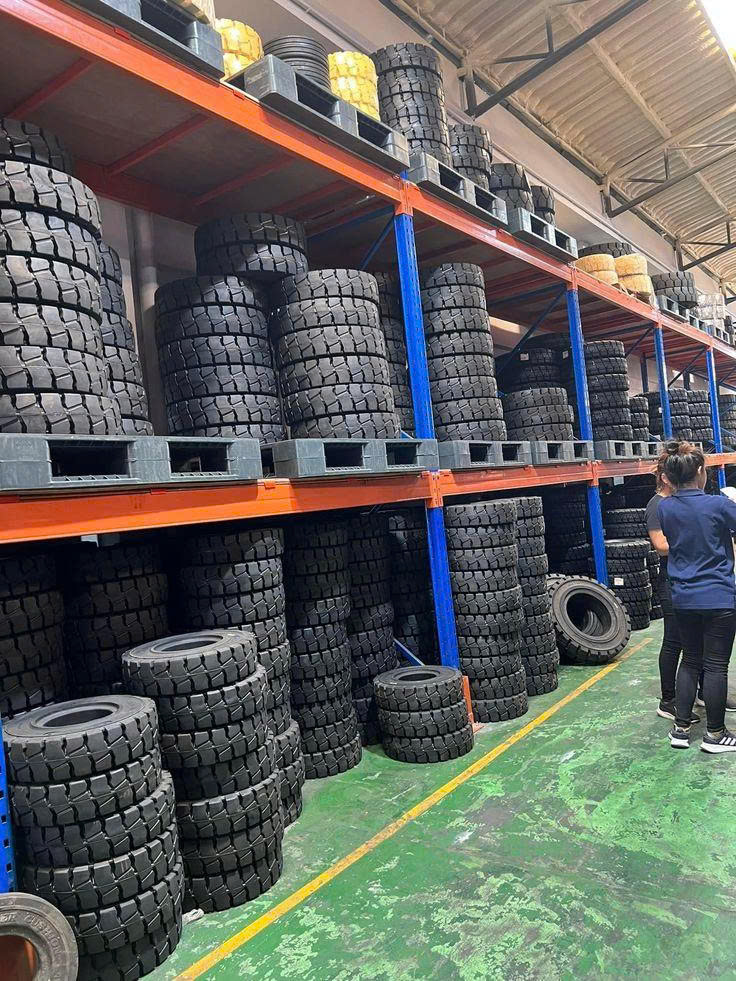 Xe Nâng Nhật Bản Minh Khôi – Đơn vị thay lốp xe nâng uy tín