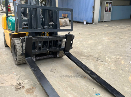 Thuê xe nâng Nhật phục vụ bốc dỡ hàng hóa tại Hà Đông | Xe Nâng Minh Khôi