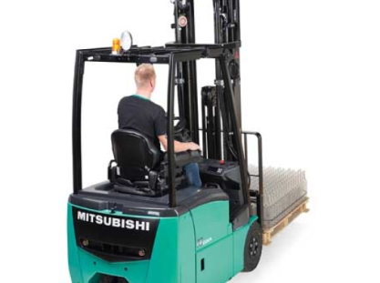Xe nâng điện Nhật bãi – Chất lượng cao, vận hành ổn định | Xe Nâng Minh Khôi